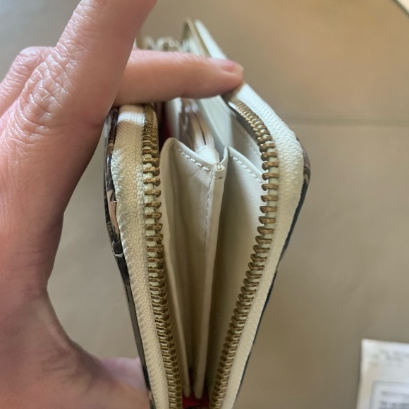 Kate Spade Wallet - Picture 4 of 9